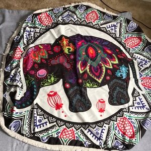 Round beach tapestry